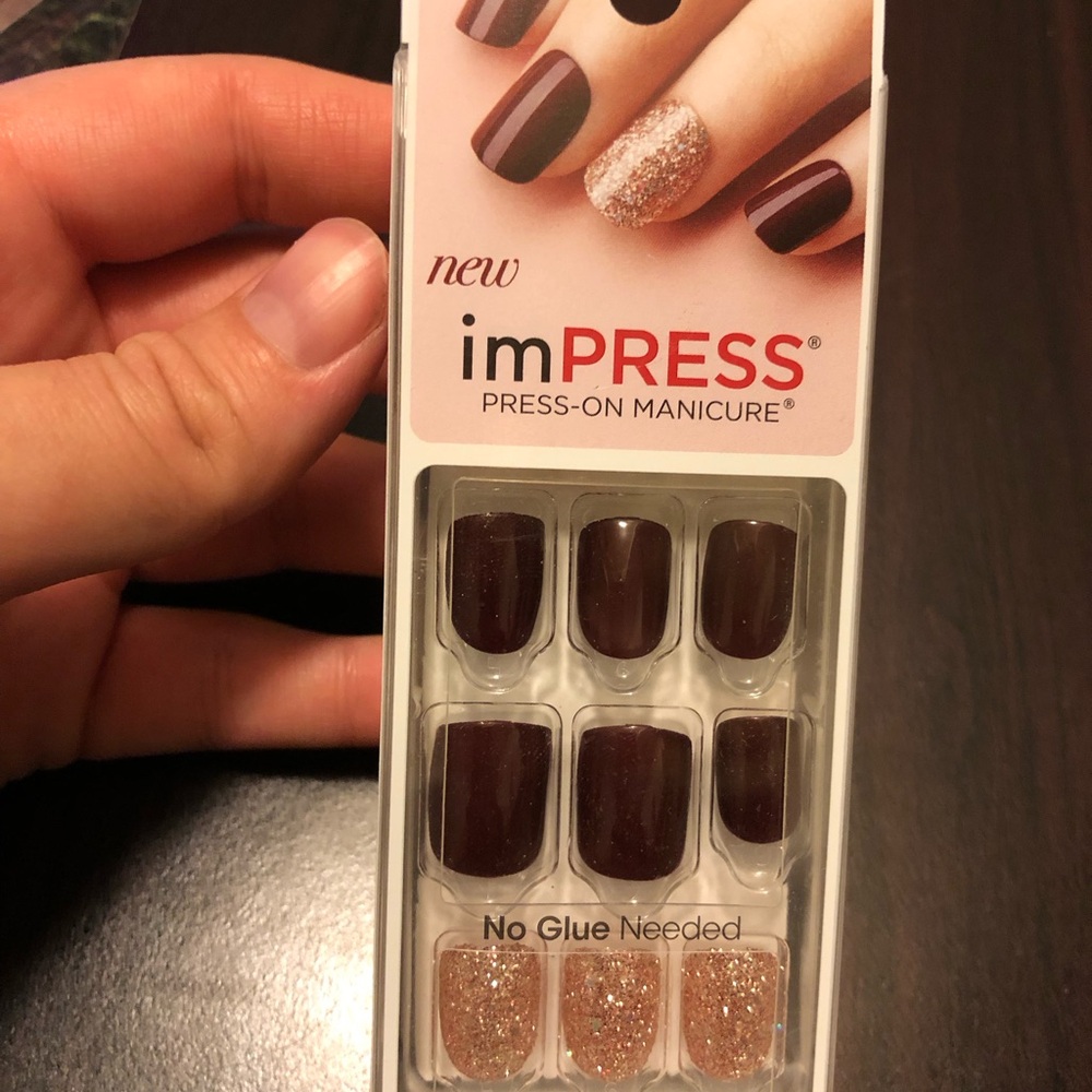 imPRESS Press-On Nails in Deep Burgundy with Rose Gold Glitter Accents